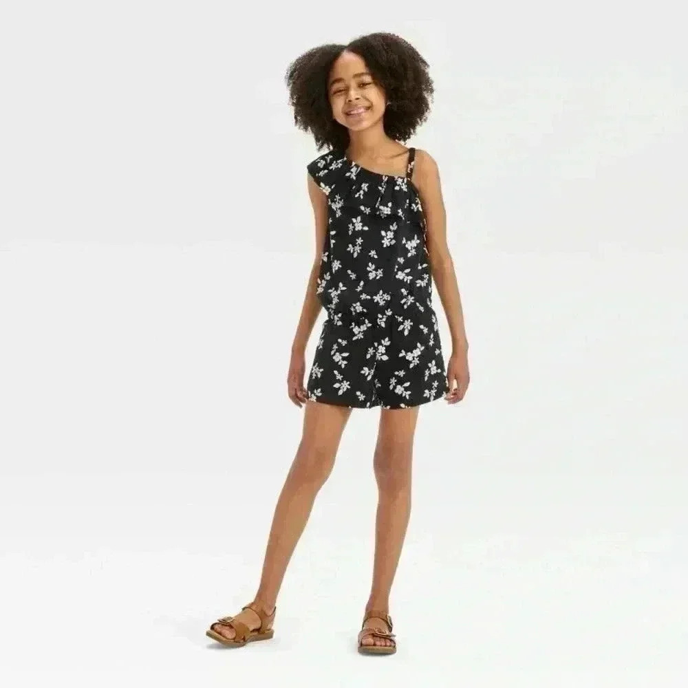 Cat & Jack Girl 2pc One-Shoulder Top and Pull-On Black  Floral shorts set Size S